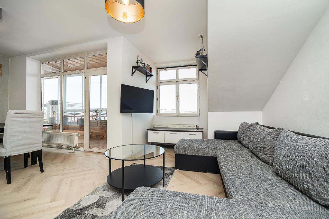 Big 4-Bedroom Flat, Terrace With Great Vitkov View Prag Exterior foto
